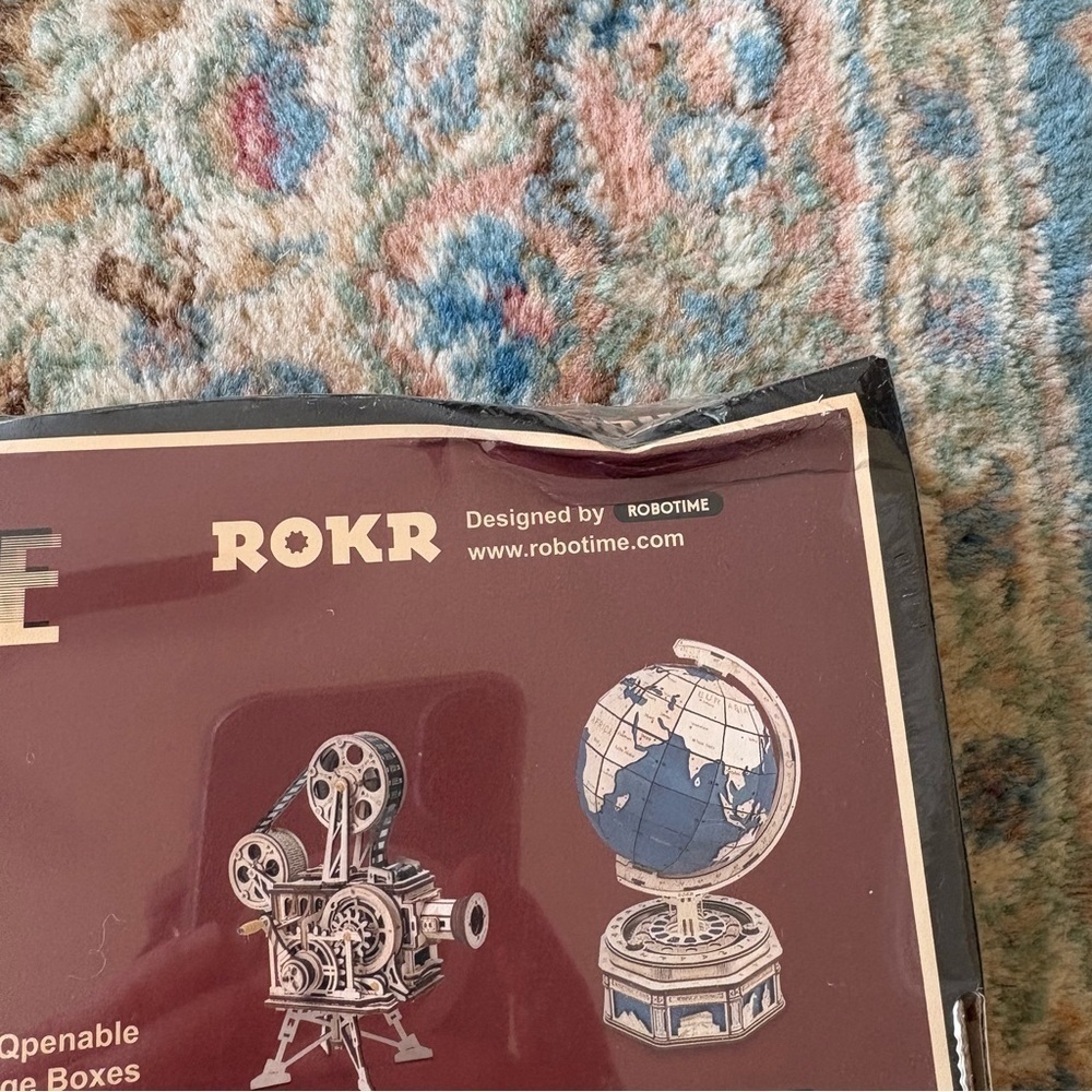 New in Package ROKR Cruiser Motorcycle Mechanical Gears Model Kit - Picture 3 of 3